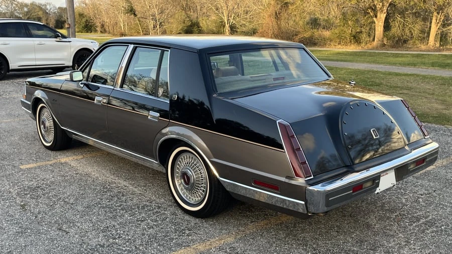 1985 Lincoln Continental 7th Gen - Image 7 of 31