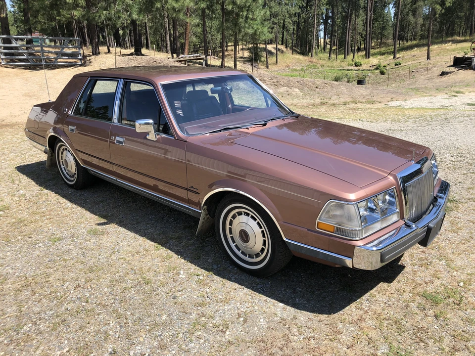 1985 Lincoln Continental 7th Gen - Image 8 of 21