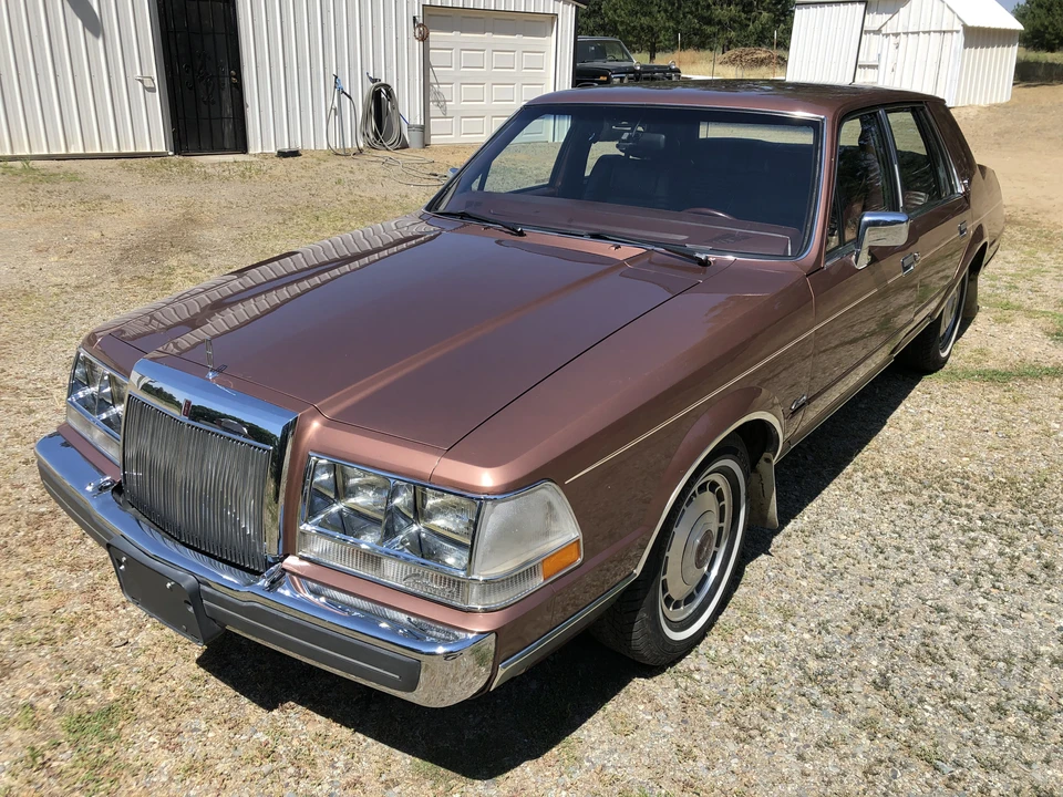 1985 Lincoln Continental 7th Gen - Image 2 of 21