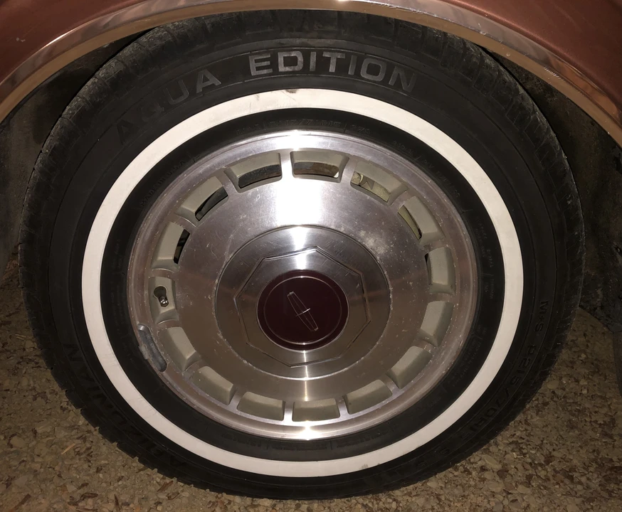 1985 Lincoln Continental 7th Gen - Image 18 of 21