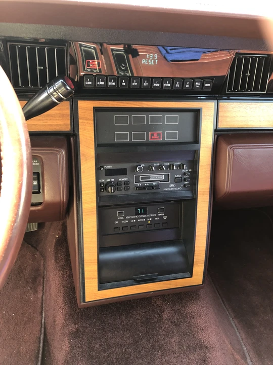 1985 Lincoln Continental 7th Gen - Image 11 of 21