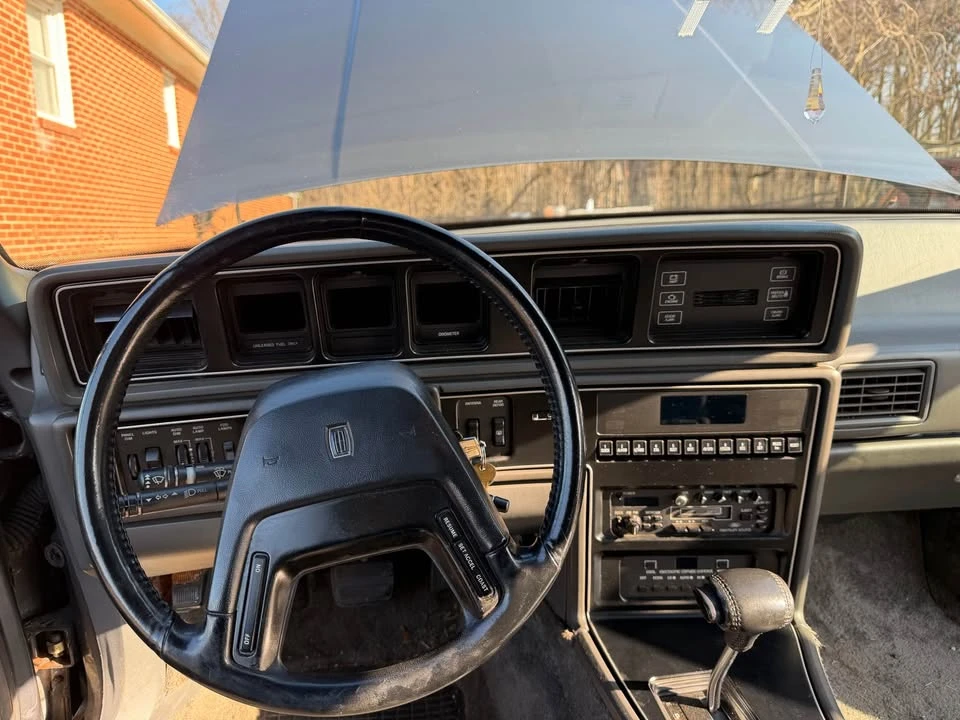 1985 Lincoln Continental Mark VII - Image 15 of 16