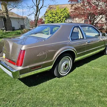 1985 Lincoln Mark VII Coupe