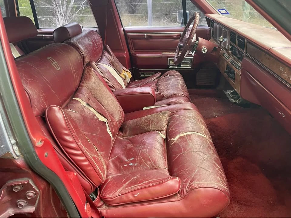 1985 Lincoln Town Car - Image 8 of 10