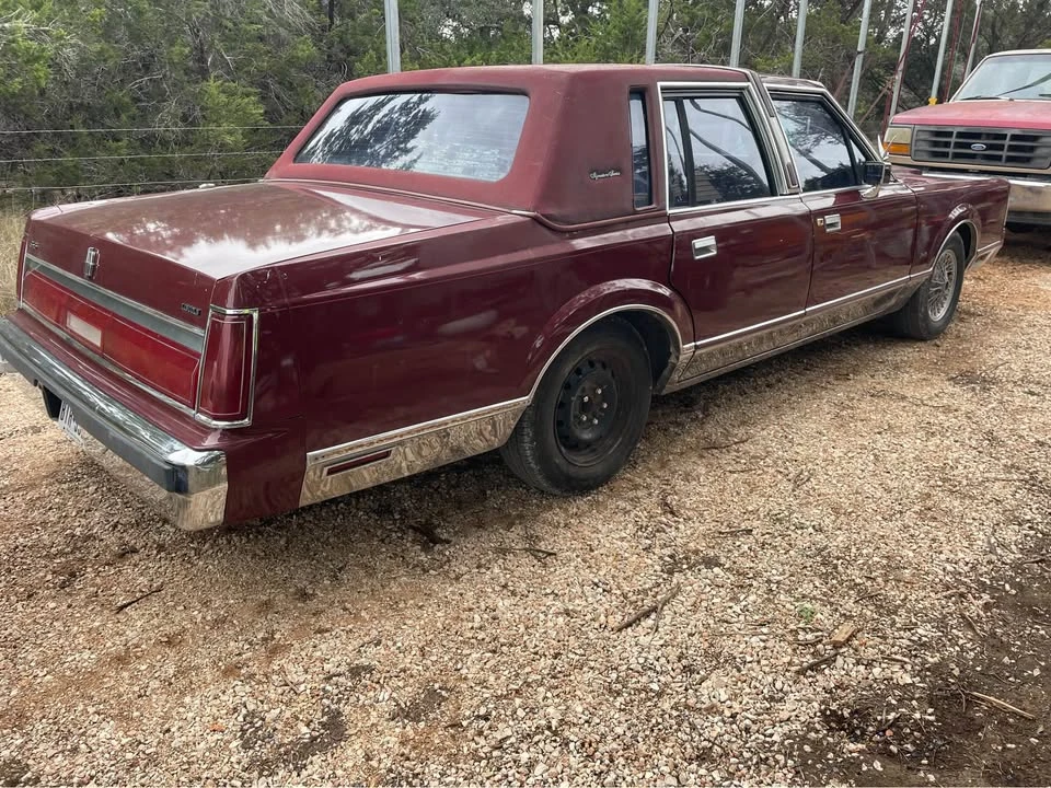 1985 Lincoln Town Car - Image 5 of 10
