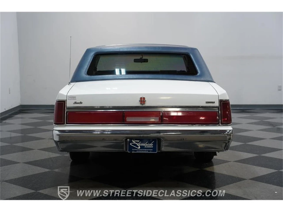 1985 Lincoln Town Car - Image 23 of 31
