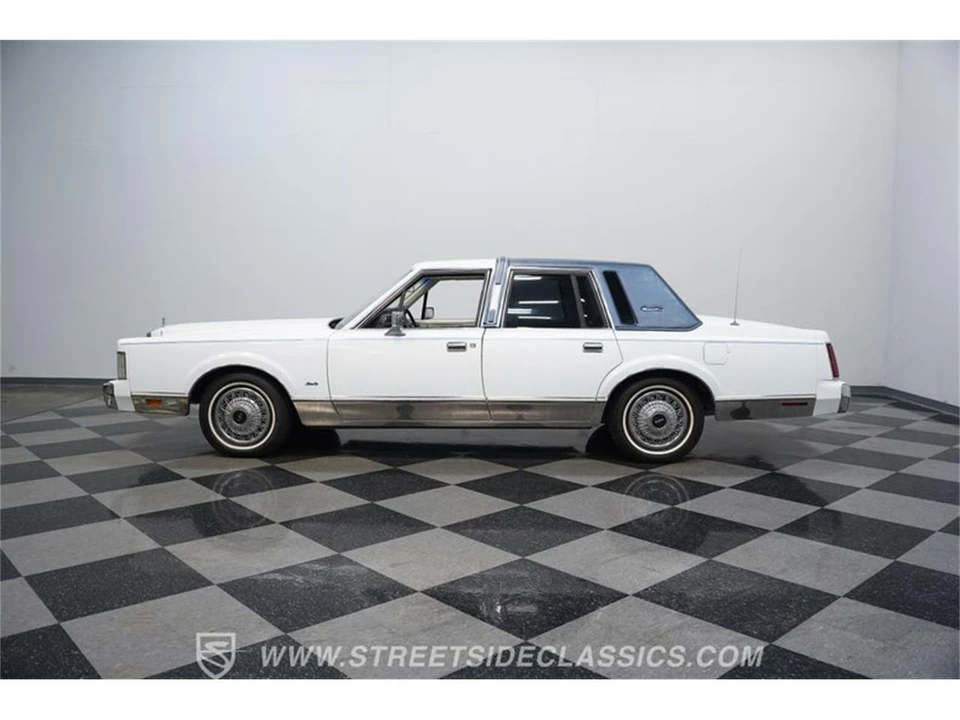 1985 Lincoln Town Car - Image 6 of 31