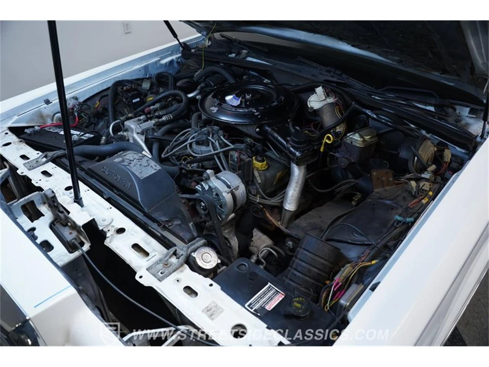 1985 Lincoln Town Car - Image 30 of 31