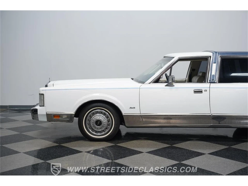 1985 Lincoln Town Car - Image 21 of 31