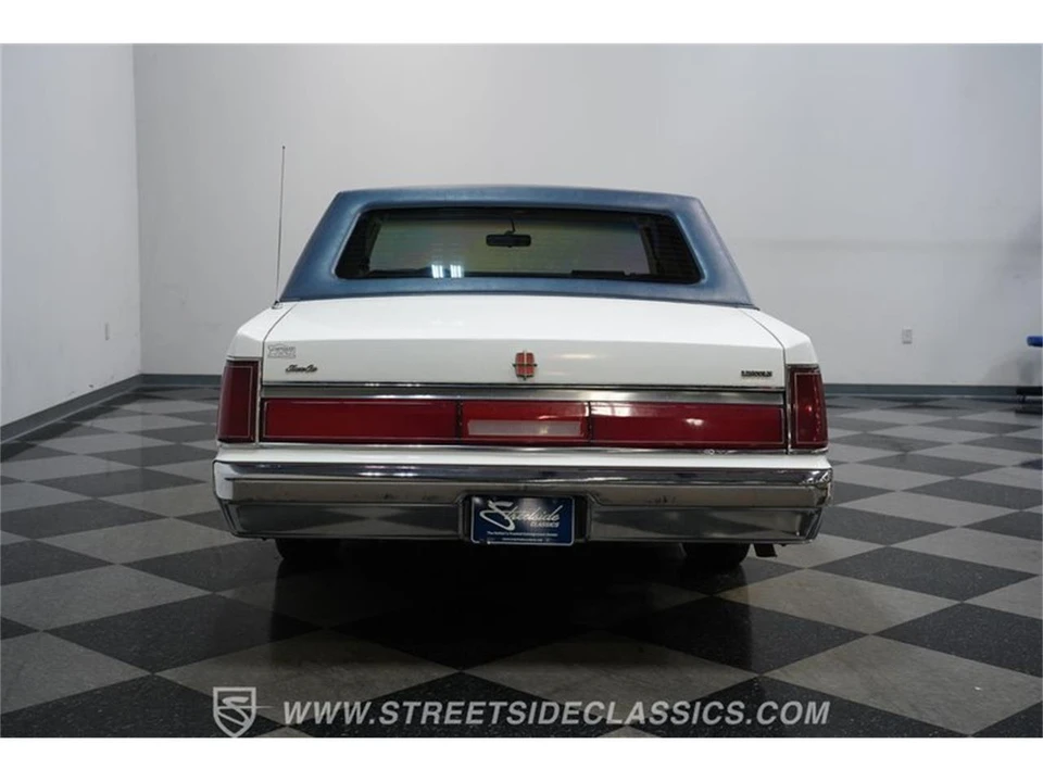 1985 Lincoln Town Car - Image 9 of 31