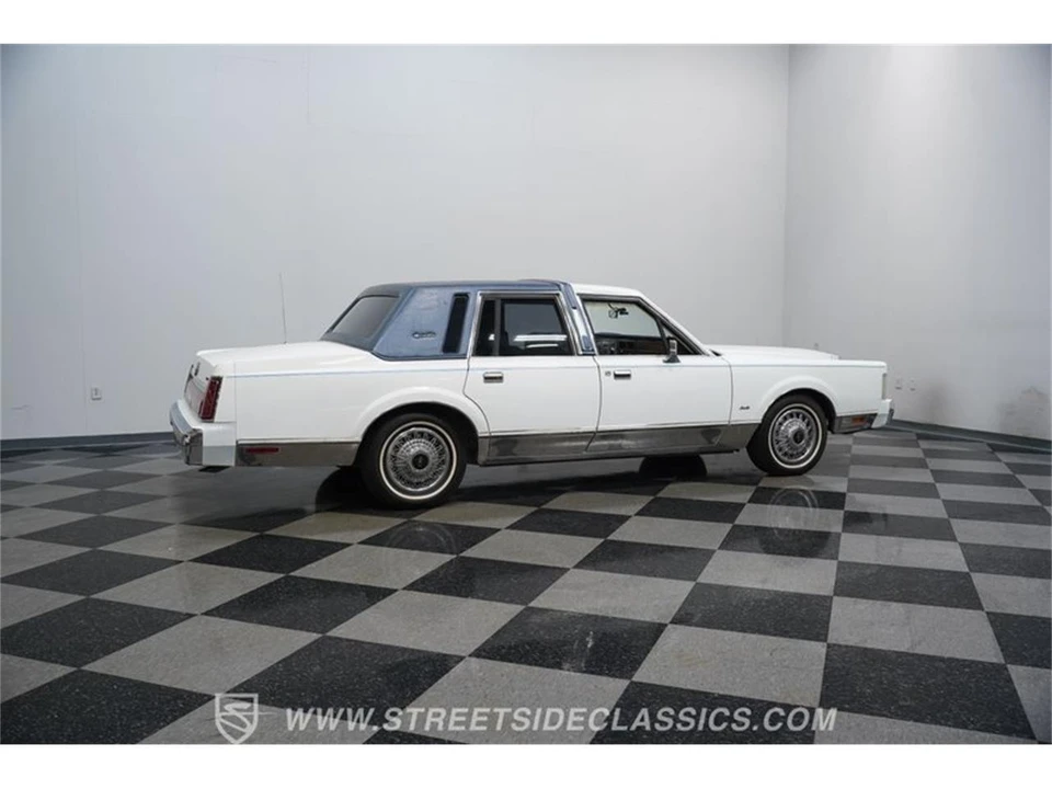 1985 Lincoln Town Car - Image 12 of 31