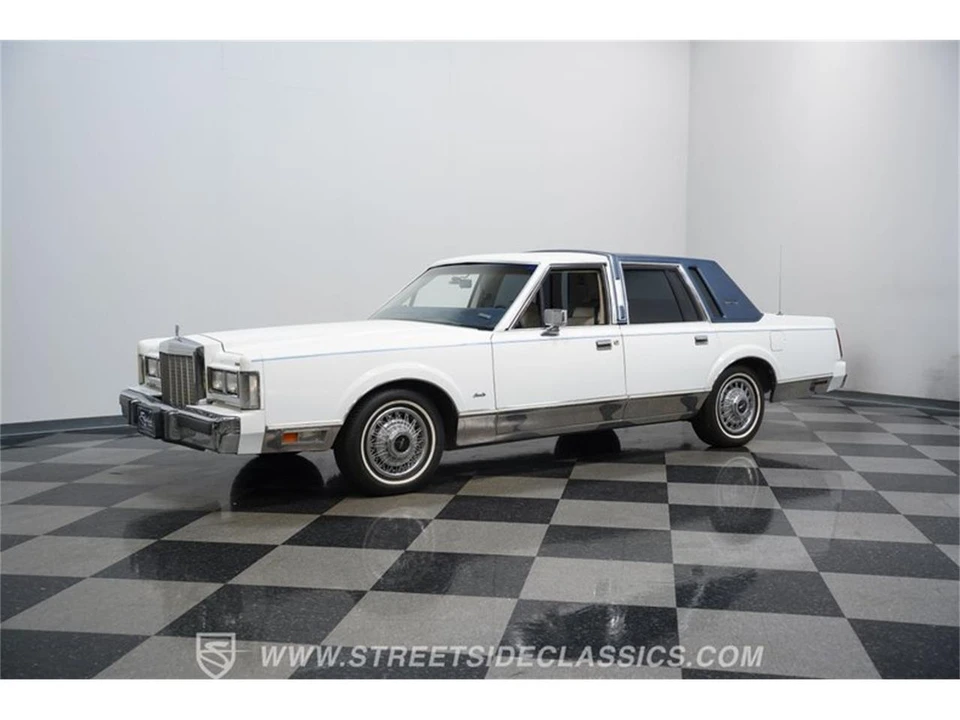 1985 Lincoln Town Car - Image 4 of 31
