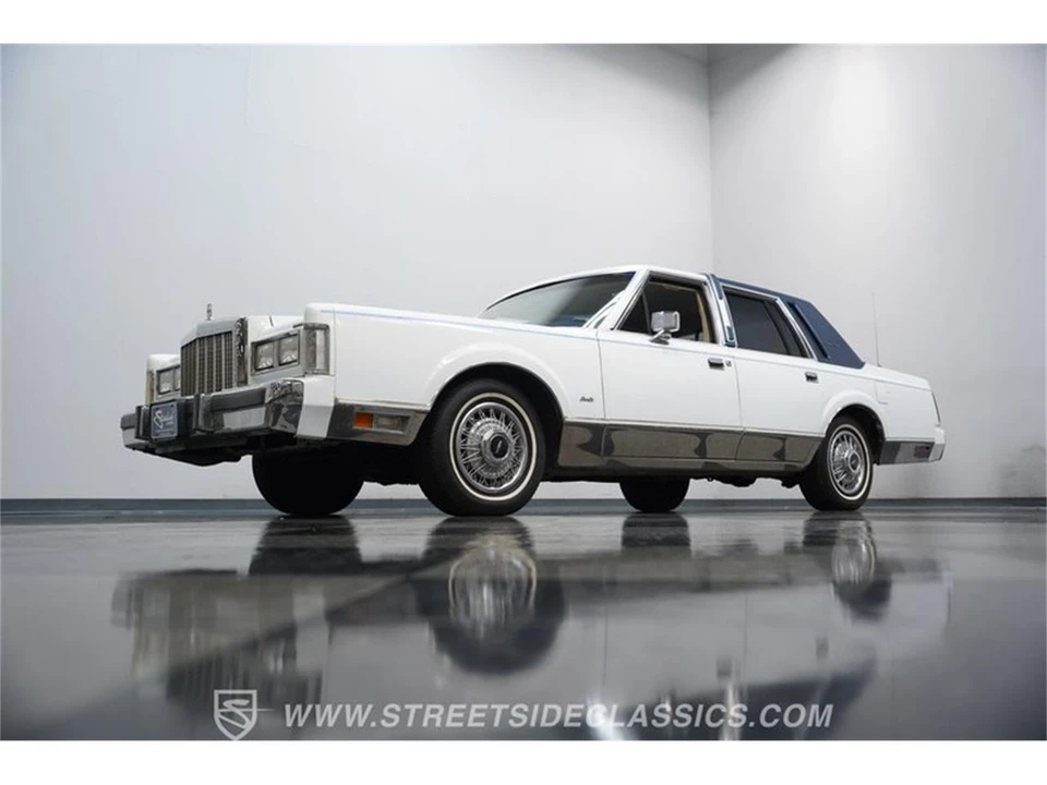 1985 Lincoln Town Car - Image 19 of 31