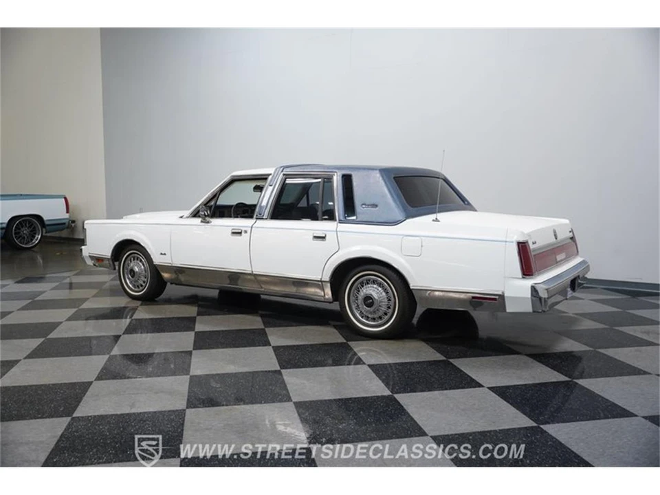 1985 Lincoln Town Car - Image 7 of 31