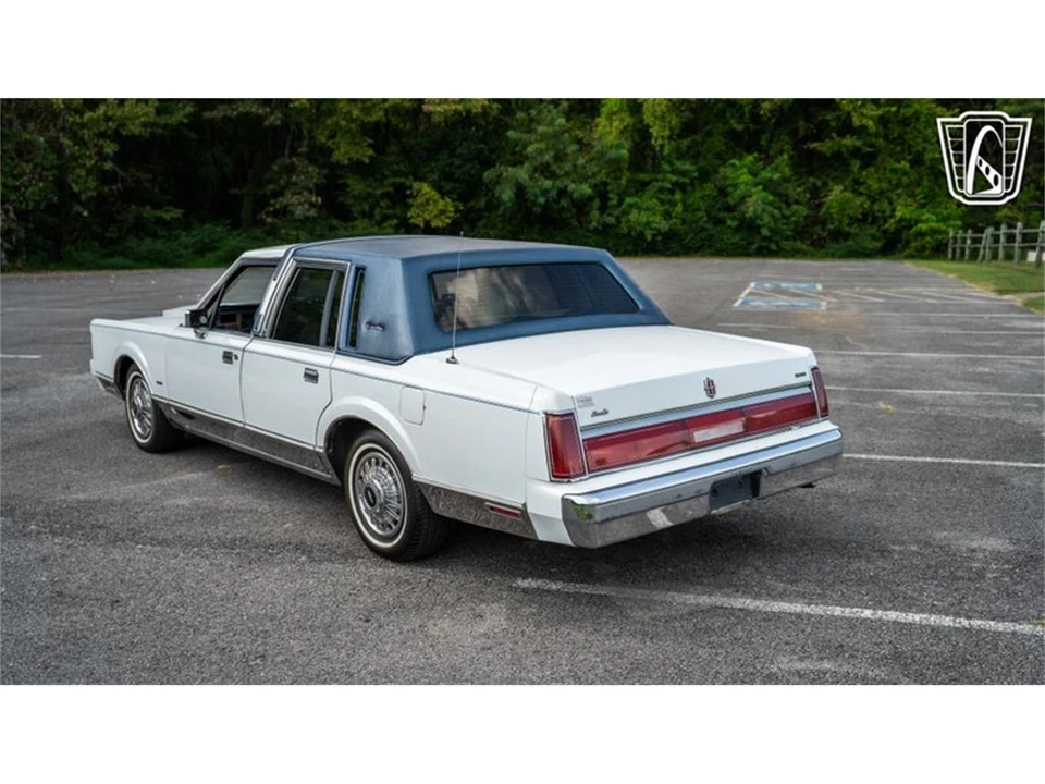 1985 Lincoln Town Car - Image 11 of 31