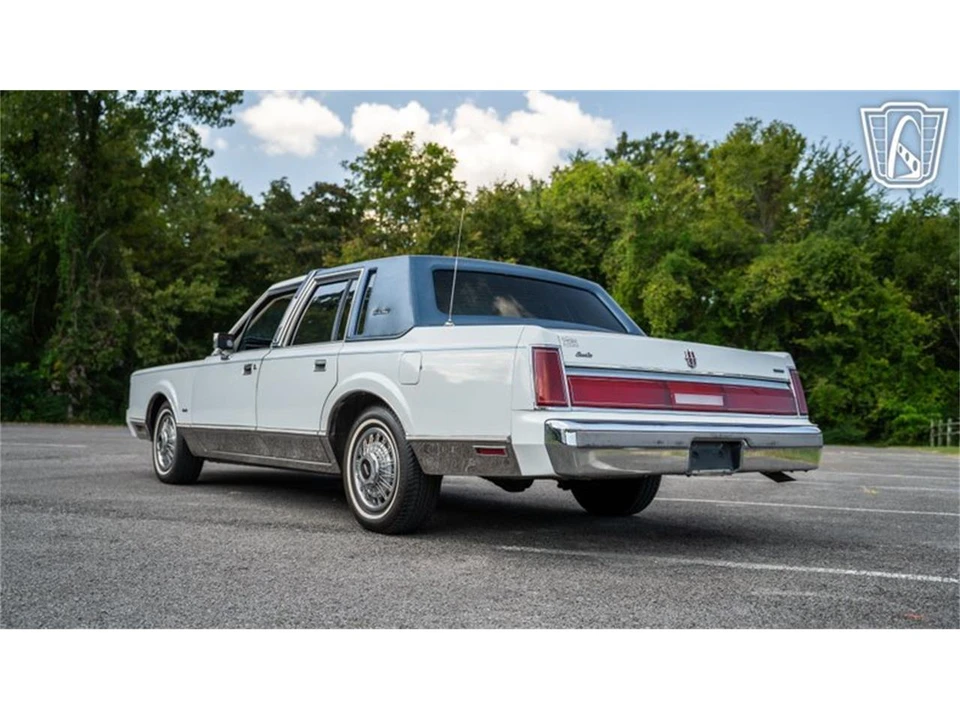 1985 Lincoln Town Car - Image 12 of 31
