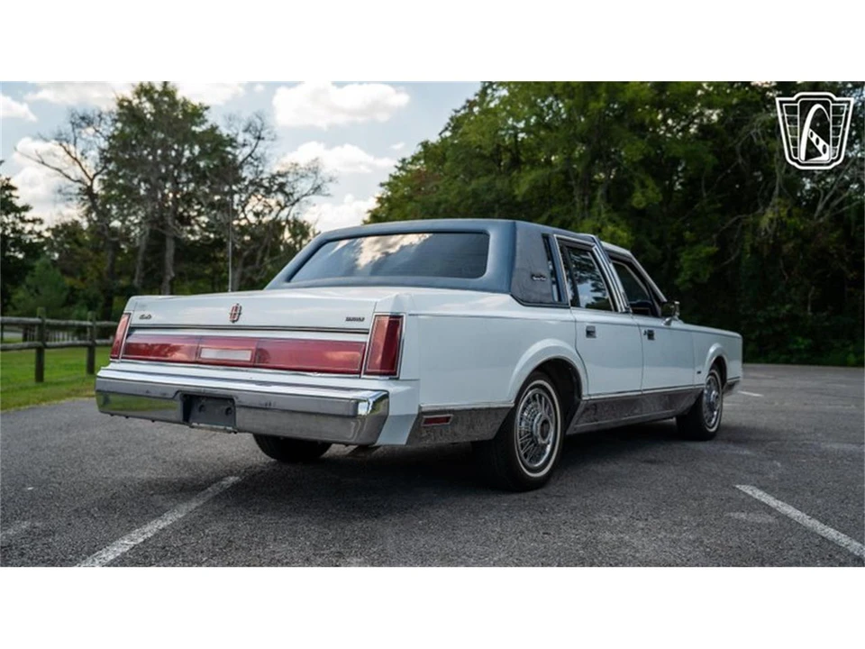 1985 Lincoln Town Car - Image 18 of 31