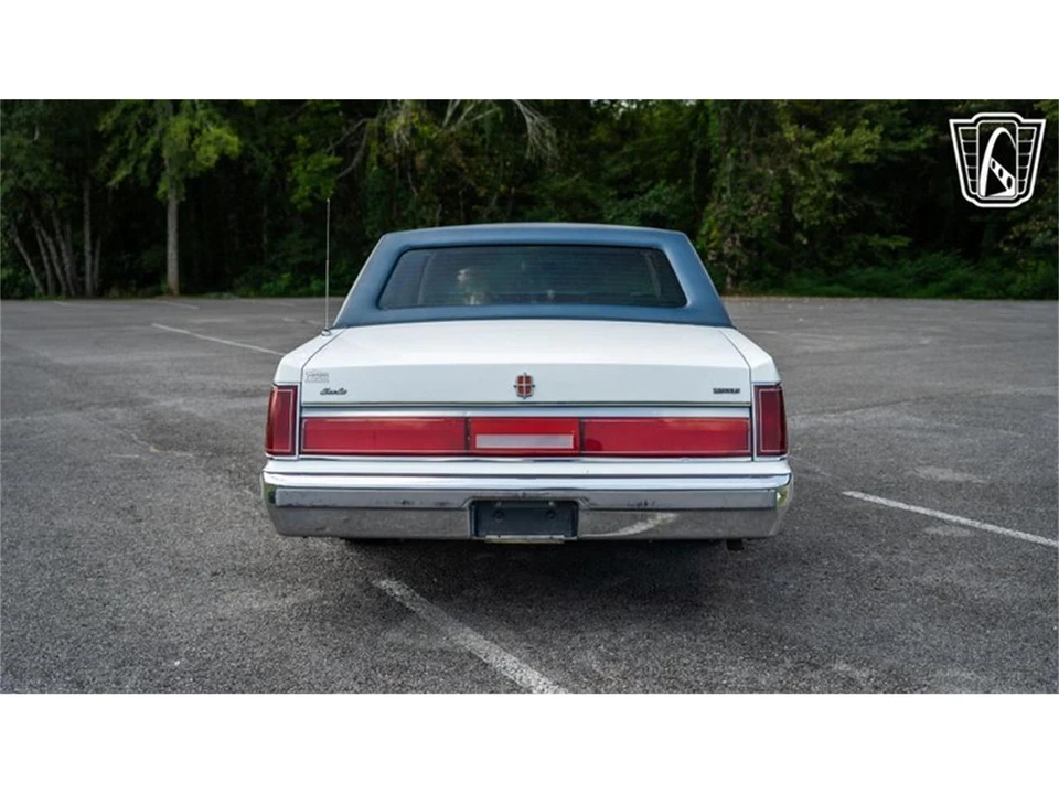 1985 Lincoln Town Car - Image 15 of 31
