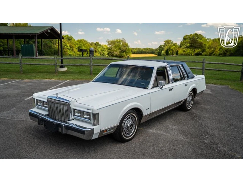 1985 Lincoln Town Car - Image 5 of 31