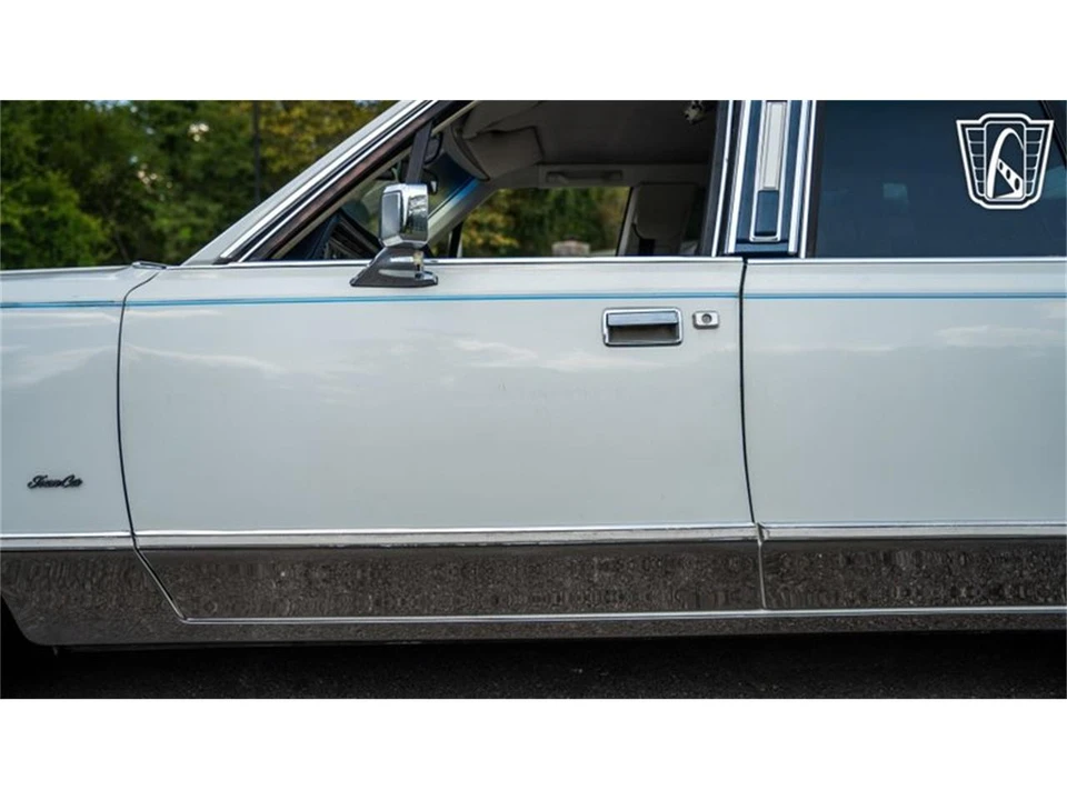 1985 Lincoln Town Car - Image 30 of 31