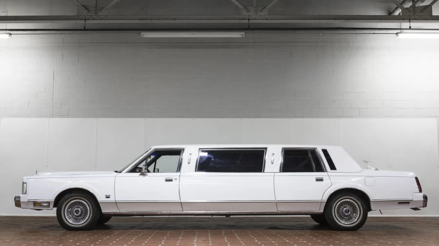 1985 Lincoln Town Car - Image 2 of 12
