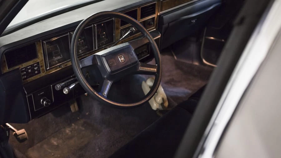 1985 Lincoln Town Car - Image 4 of 12