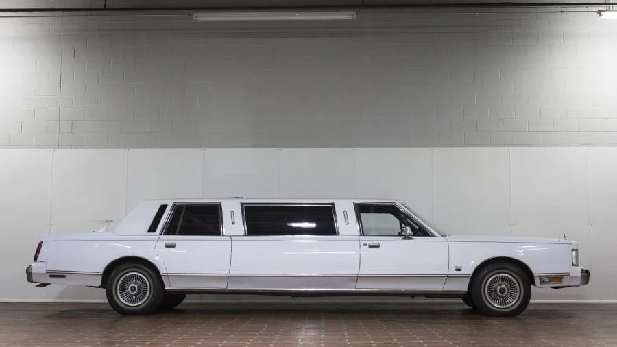 1985 Lincoln Town Car - Image 8 of 12