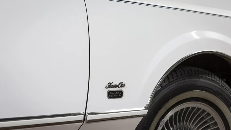 1985 Lincoln Town Car - Image 9 of 12