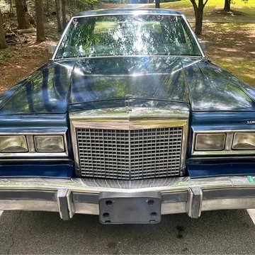 1985 Lincoln Town Car Signature Limited Sedan 4D