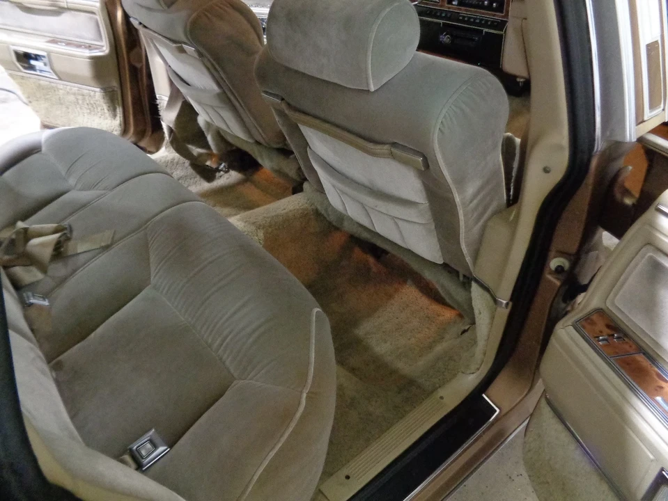 1985 Lincoln Town Car - Image 15 of 21