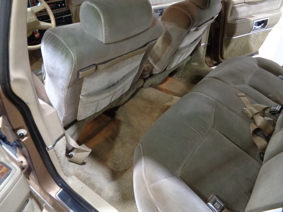 1985 Lincoln Town Car - Image 14 of 21