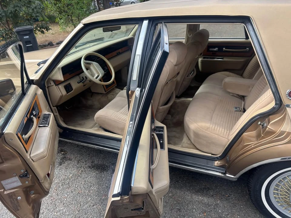 1985 Lincoln Continental 7th Gen - Image 11 of 14