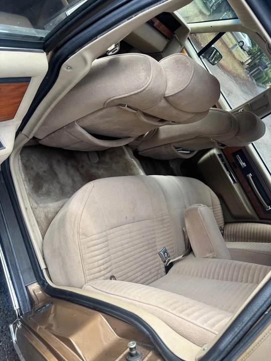 1985 Lincoln Continental 7th Gen - Image 10 of 14
