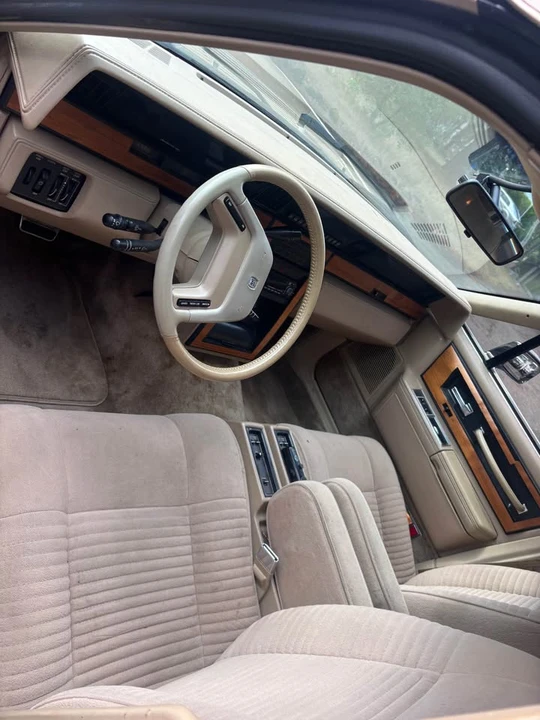 1985 Lincoln Continental 7th Gen - Image 9 of 14