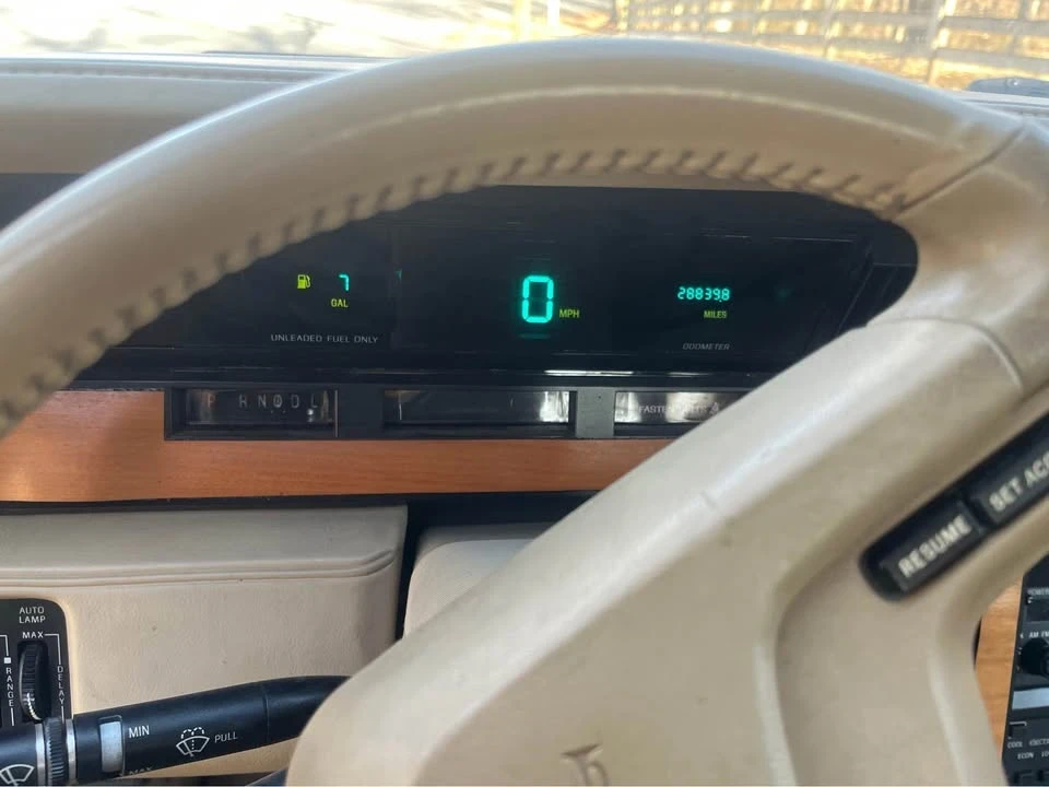 1985 Lincoln Continental 7th Gen - Image 13 of 20