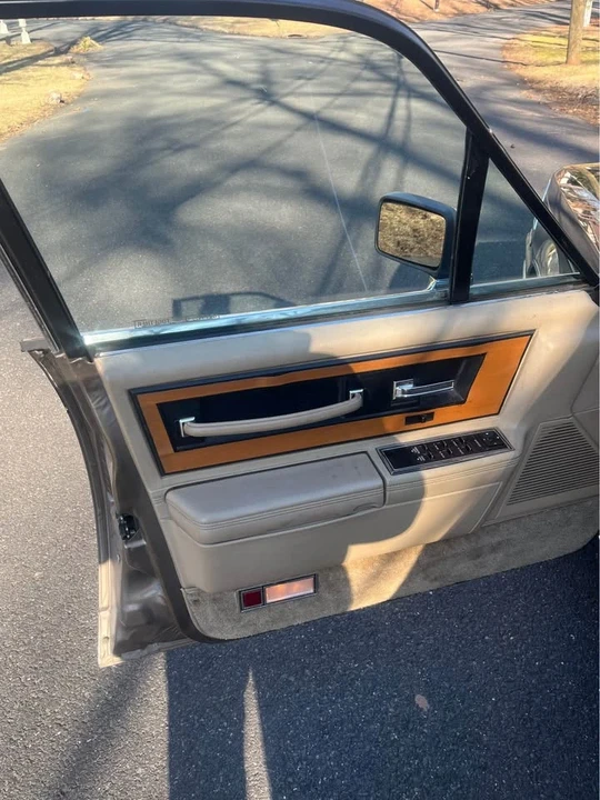 1985 Lincoln Continental 7th Gen - Image 14 of 20