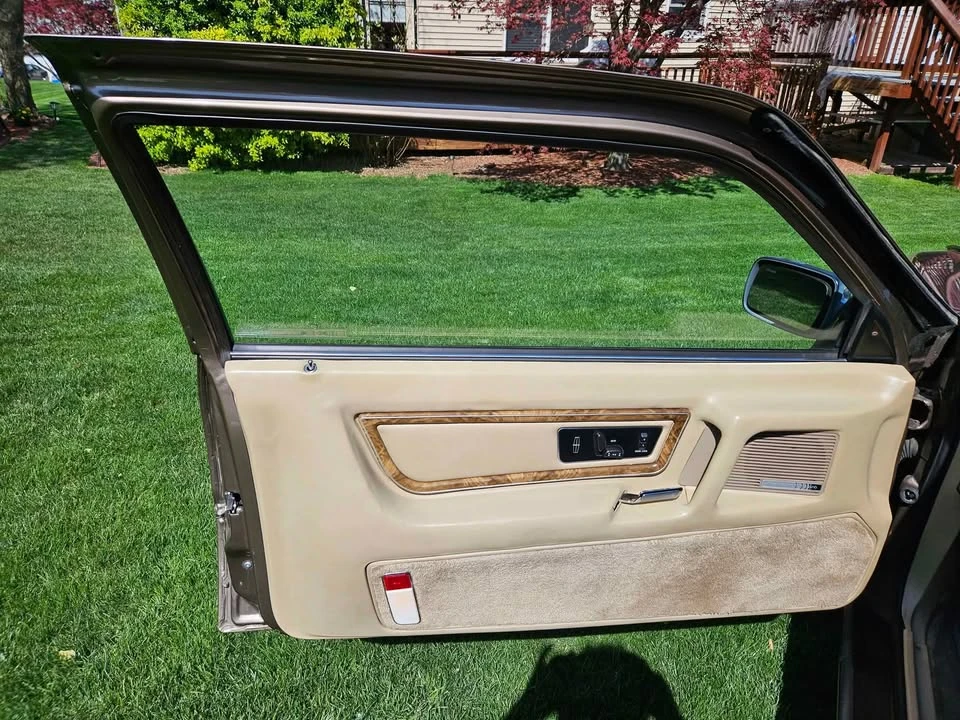 1985 Lincoln Continental Mark VII - Image 9 of 9