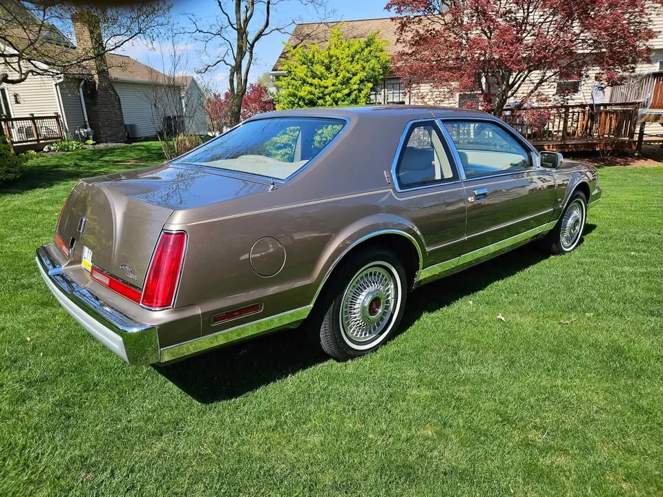 1985 Lincoln Continental Mark VII - Image 2 of 9