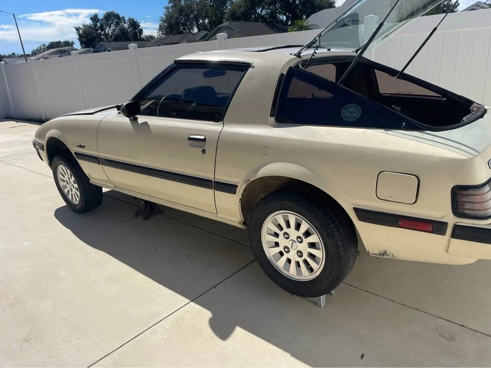 1985 Mazda RX-7 SA & FB - Image 7 of 10