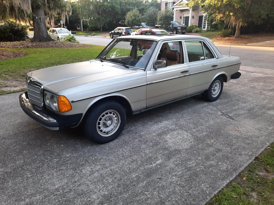 1985 Mercedes-Benz W123 Wagon (S123) - Image 2 of 15