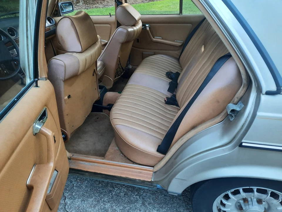 1985 Mercedes-Benz W123 Wagon (S123) - Image 9 of 15