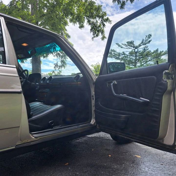 1985 Mercedes-Benz W124 E-Class - Image 11 of 19