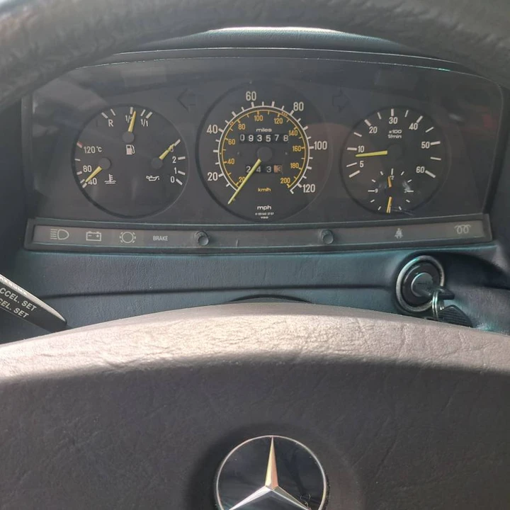 1985 Mercedes-Benz W124 E-Class - Image 19 of 19