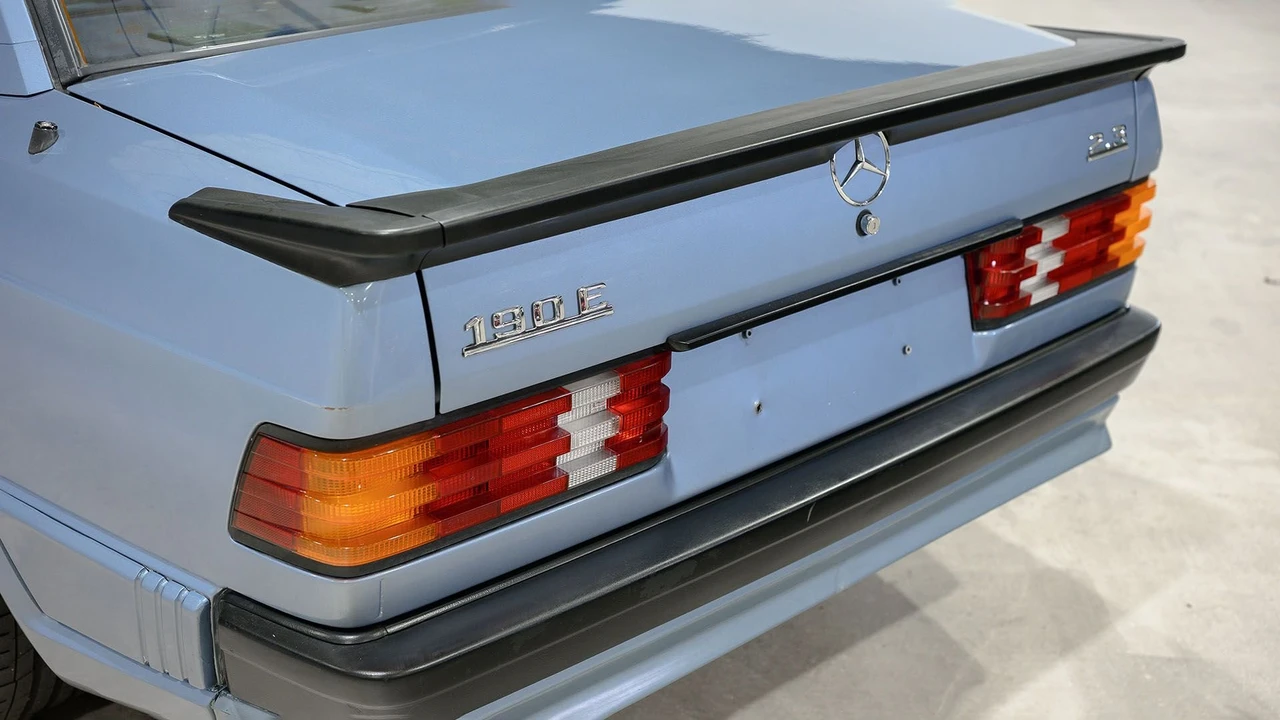 1985 Mercedes-Benz 190E - Image 25 of 31