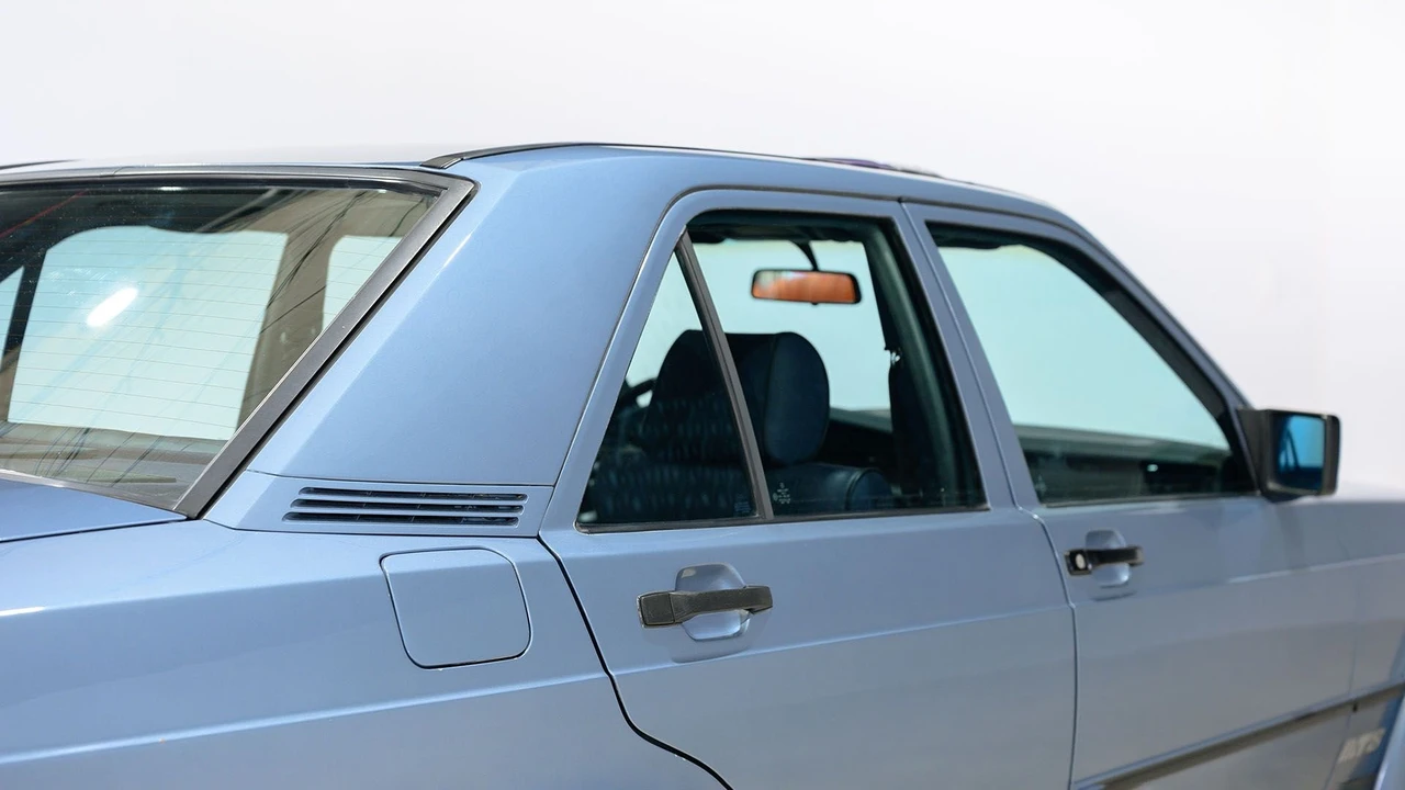 1985 Mercedes-Benz 190E - Image 22 of 31