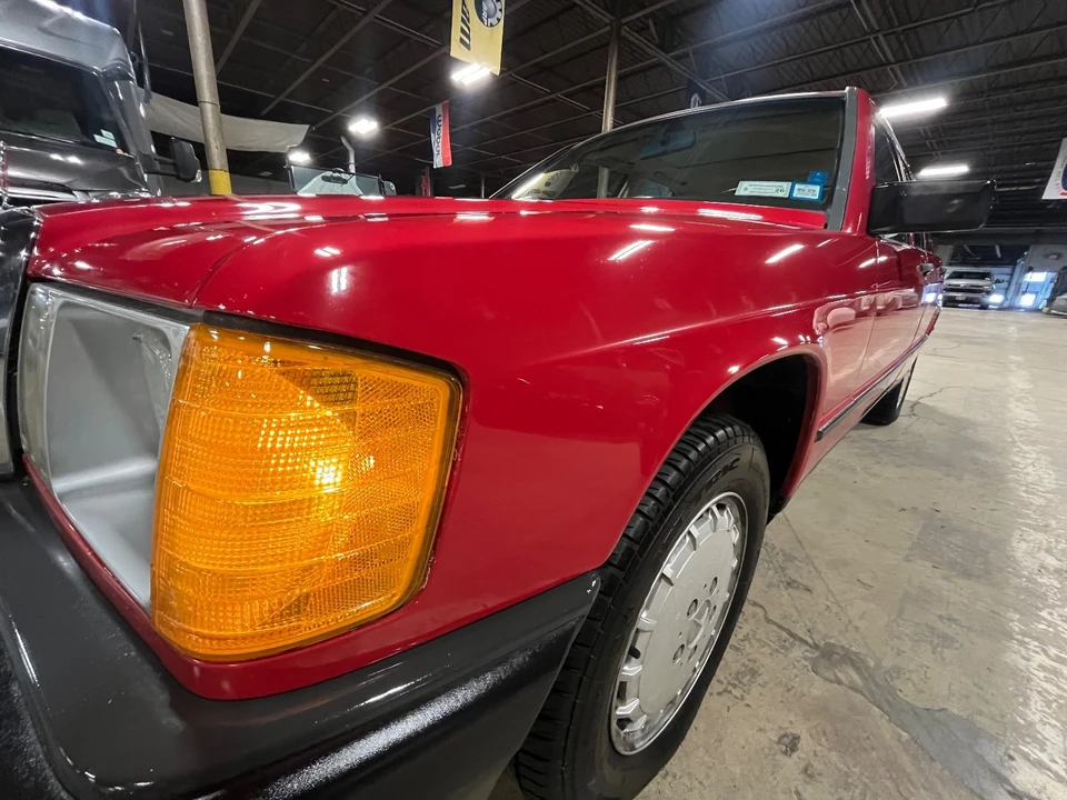 1985 Mercedes-Benz 190E - Image 13 of 21