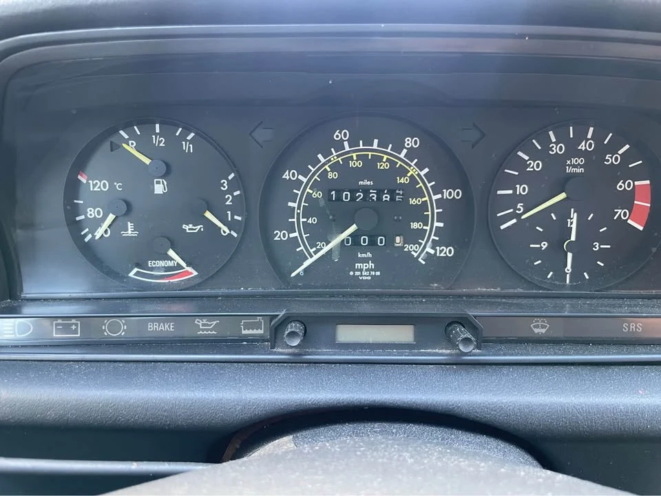 1985 Mercedes-Benz 190E - Image 8 of 10