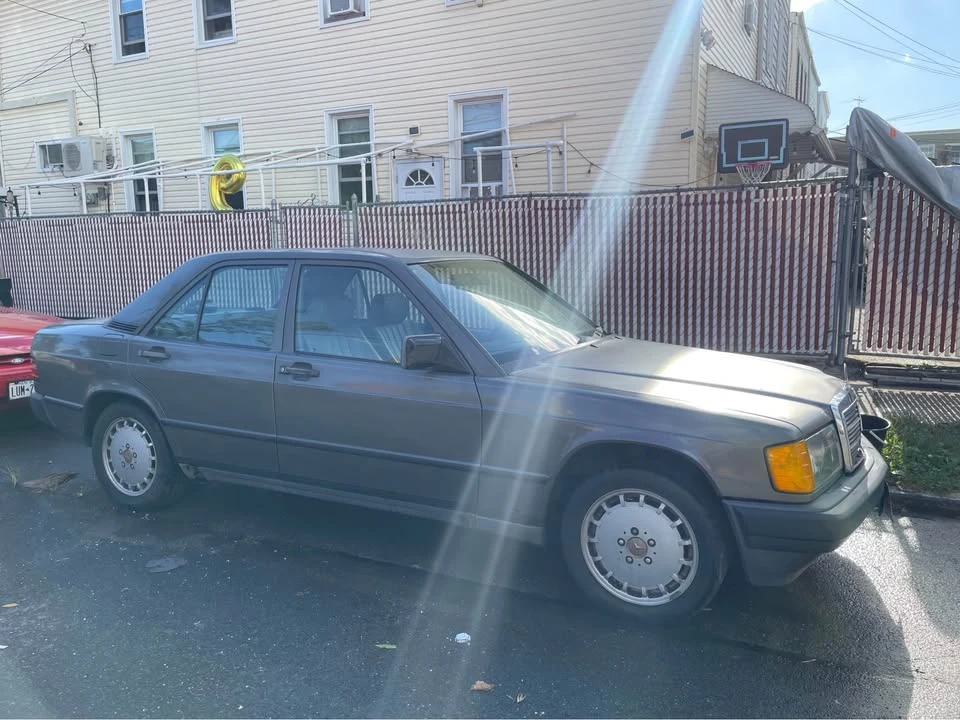 1985 Mercedes-Benz 190E - Image 3 of 10