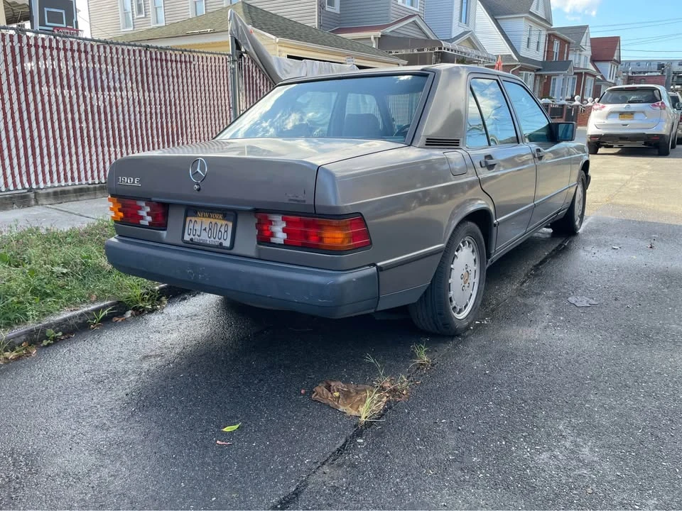 1985 Mercedes-Benz 190E - Image 4 of 10