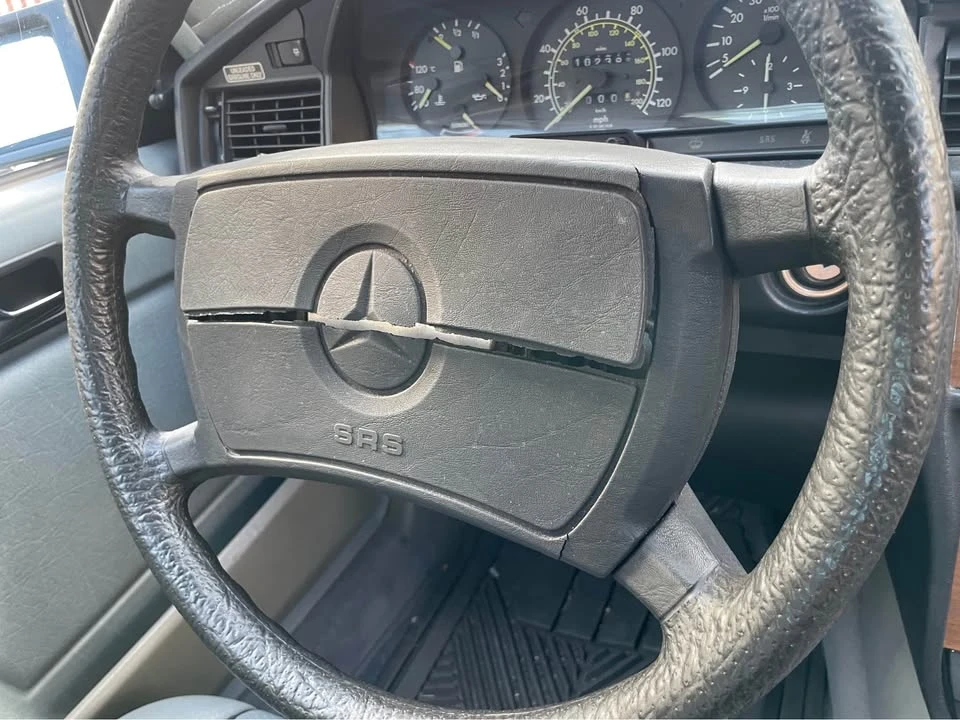 1985 Mercedes-Benz 190E - Image 6 of 10